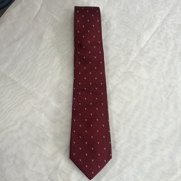 Valentino Burgundy “V” Print Tie. Like new! - Picture 11 of 11